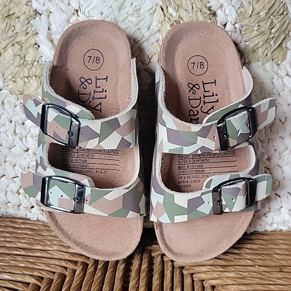 NWOT, Lily & Dan camo sandals, size 7/8